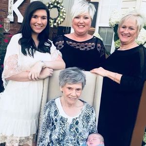 Meet your Posher, Connie